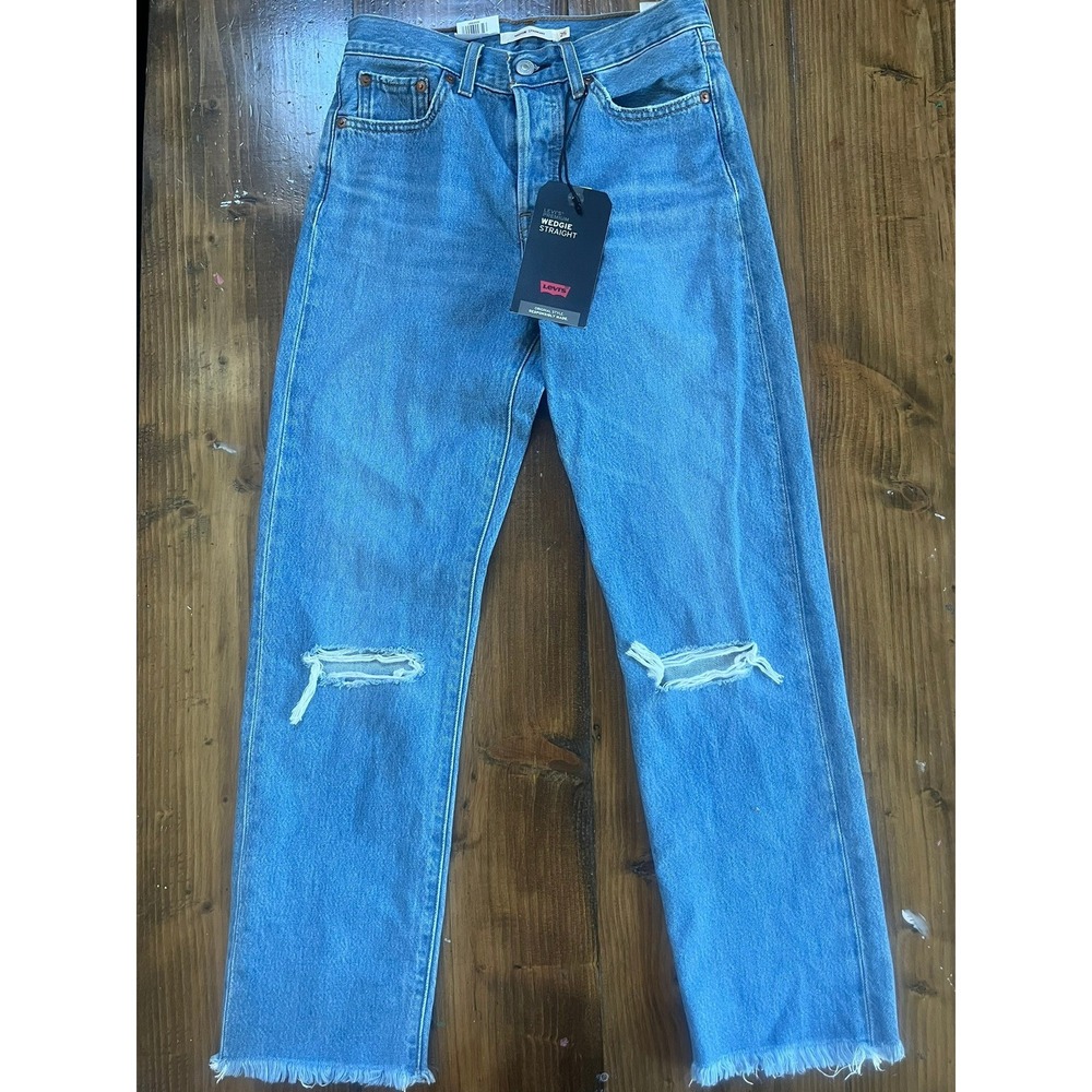 NWOT Levi's Women's Straight Leg Blue Distressed Jeans